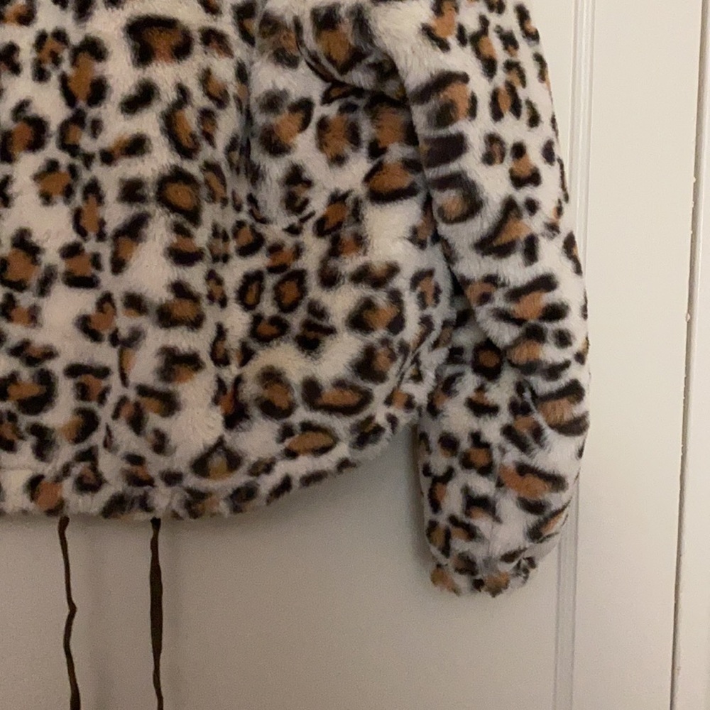 NWT Pink VS x know one cares leopard coat
sz: M - Picture 9 of 9